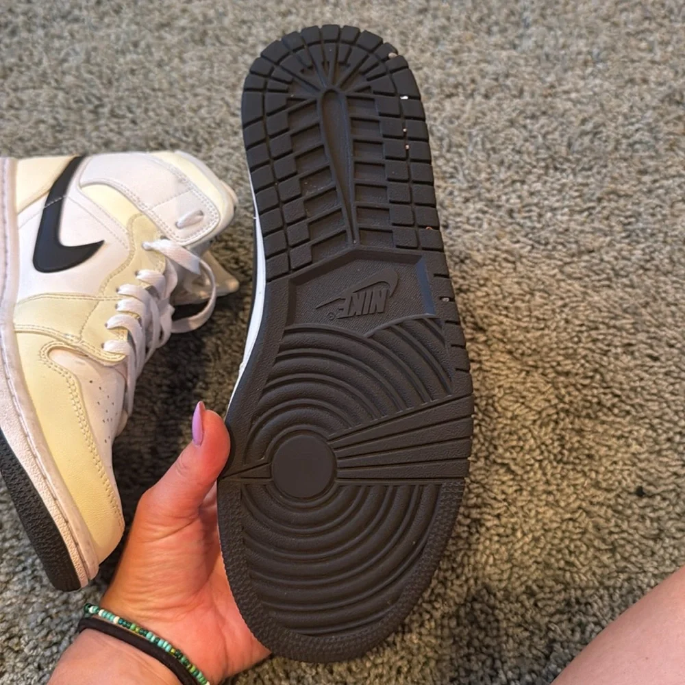 Nike Air Jordan 1 Mid Coconut Milk - Picture 5 of 6